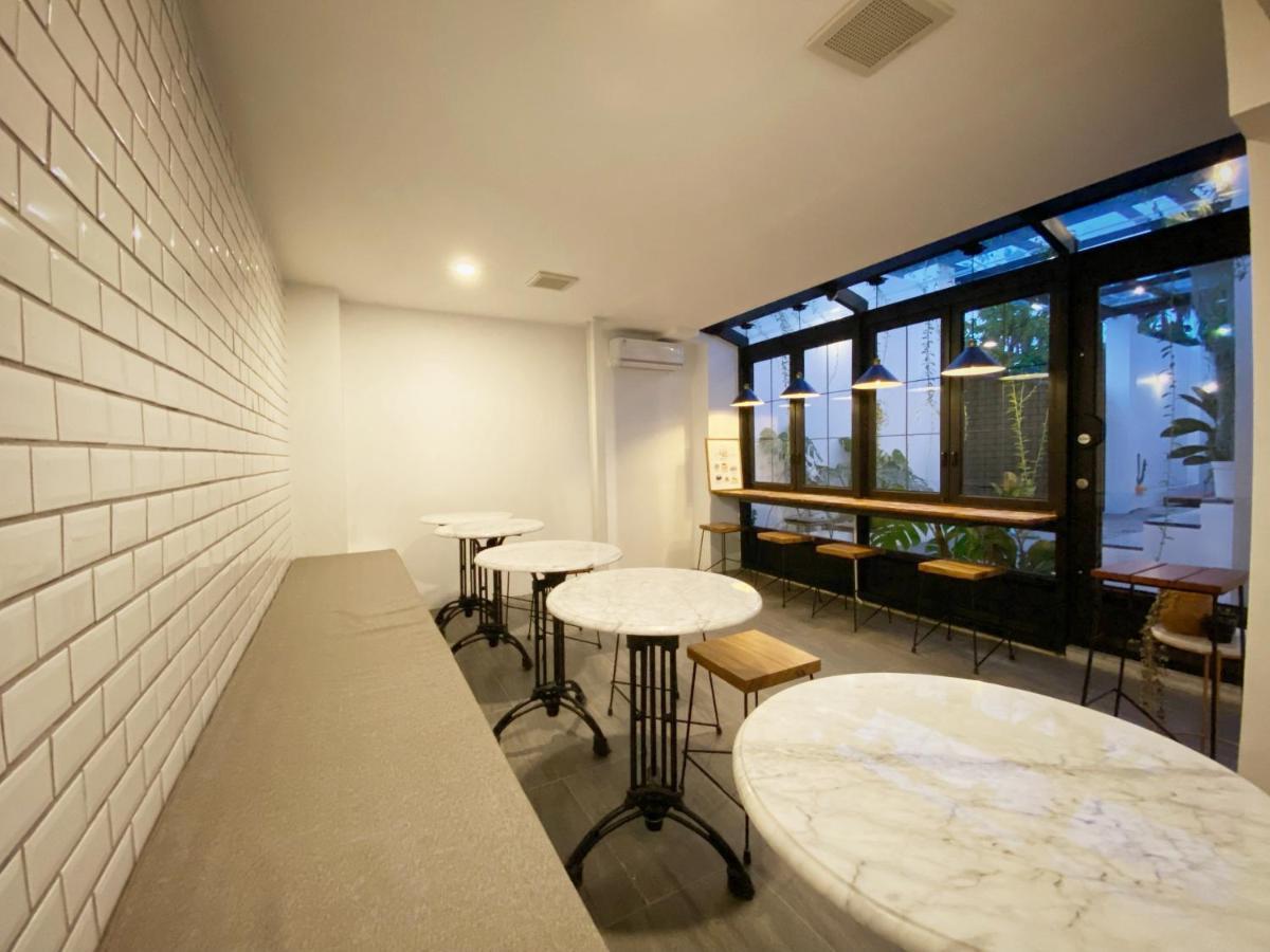 Loewys Home Tanjung Duren Jakarta Barat Exterior photo